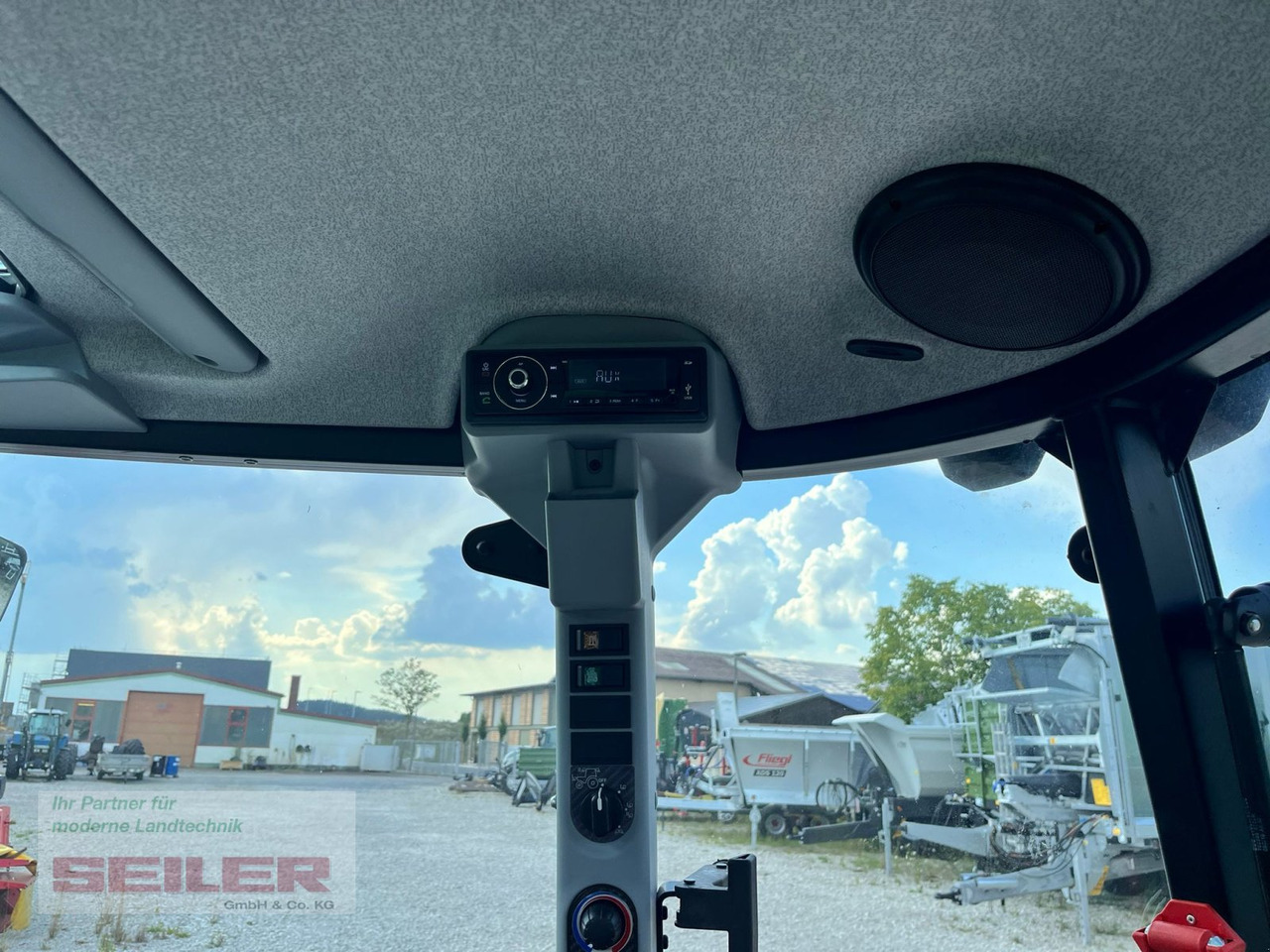 Steyr Kompakt 4075 HILO - Traktor: bild 5 Steyr Kompakt 4075 HILO - Traktor: bild 5