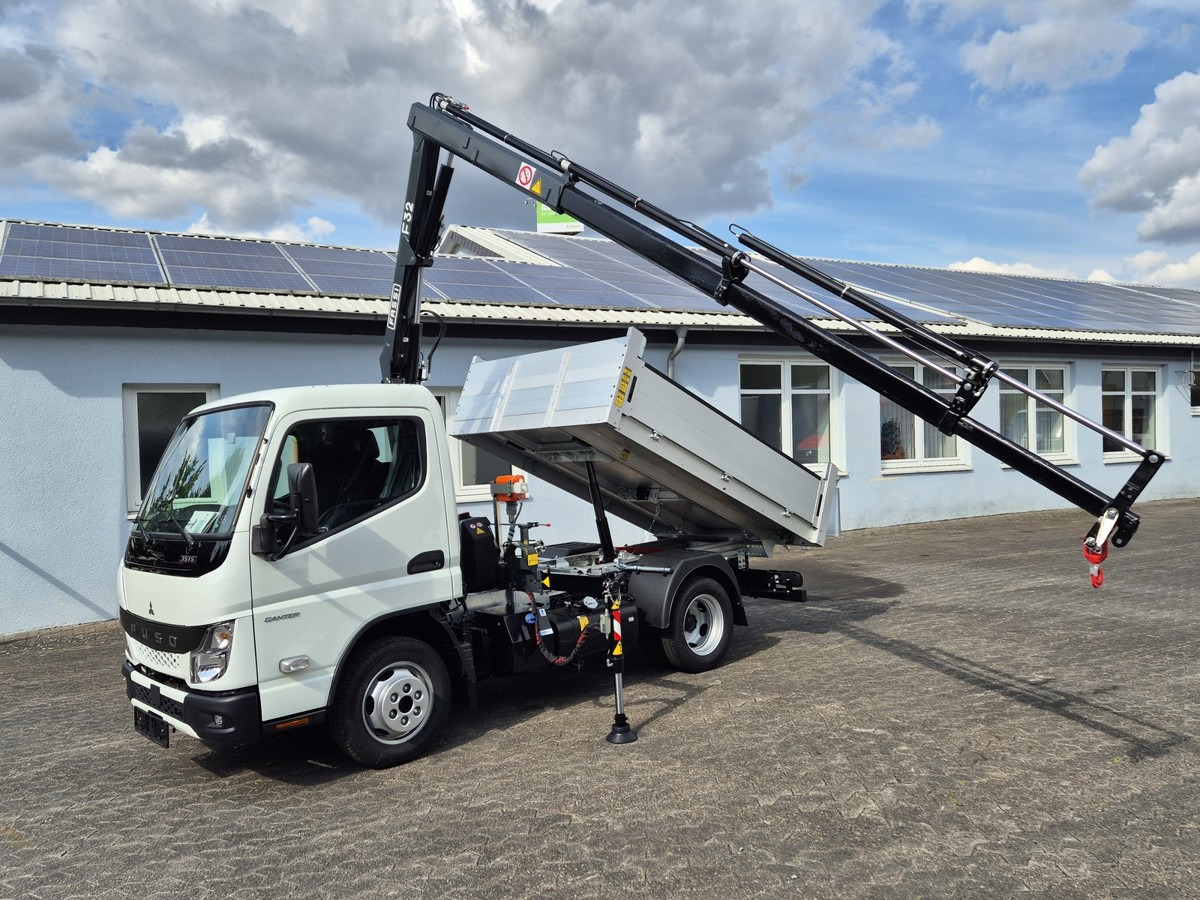 FUSO 3S15 Kipper mit Ladekran Funk 3x hydr. Kran - Transportbil med tippflak: bild 1 FUSO 3S15 Kipper mit Ladekran Funk 3x hydr. Kran - Transportbil med tippflak: bild 1