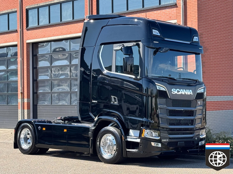 Scania 590 S King of the Road - FULL AIR - NEW TRUCK! - Dragbil: bild 3 Scania 590 S King of the Road - FULL AIR - NEW TRUCK! - Dragbil: bild 3