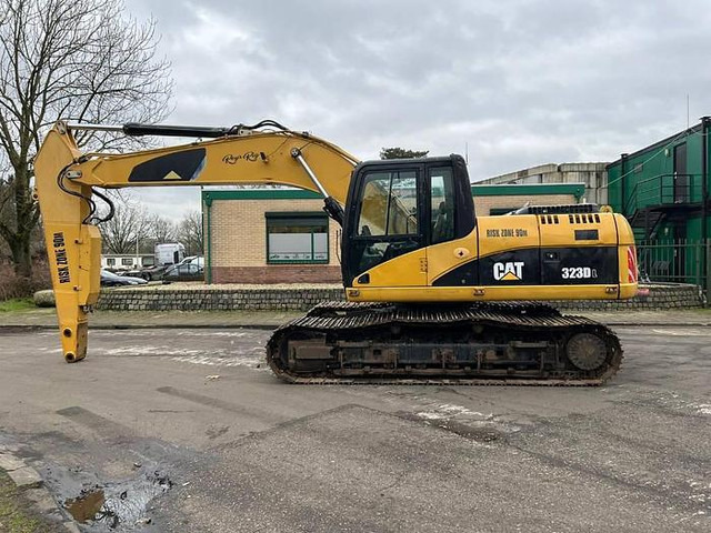 Caterpillar 323DL - 323 DL - 323D - Grävmaskin: bild 1 Caterpillar 323DL - 323 DL - 323D - Grävmaskin: bild 1
