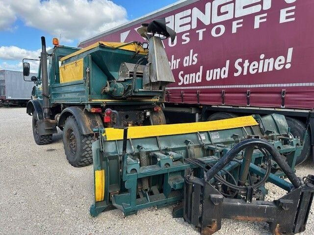 Unimog U 1400 4x4,Winterdienst,Schneeschild,Salzstreuer - Byggmaskiner: bild 3 Unimog U 1400 4x4,Winterdienst,Schneeschild,Salzstreuer - Byggmaskiner: bild 3