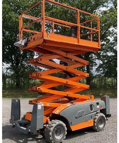 Haulotte Compact 12 DX, Geländegängig, Kubota, 12,15m - Saxlift: bild 2 Haulotte Compact 12 DX, Geländegängig, Kubota, 12,15m - Saxlift: bild 2
