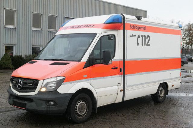 Mercedes-Benz 315 CDI Sprinter 4x2, Klima, Navi, Liege - Ambulans: bild 4 Mercedes-Benz 315 CDI Sprinter 4x2, Klima, Navi, Liege - Ambulans: bild 4