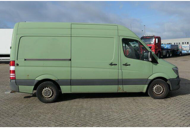 Mercedes-Benz 316 CDI Sprinter 4x2, Klima, Bott-Regale, AHK - Skåpbil: bild 4 Mercedes-Benz 316 CDI Sprinter 4x2, Klima, Bott-Regale, AHK - Skåpbil: bild 4