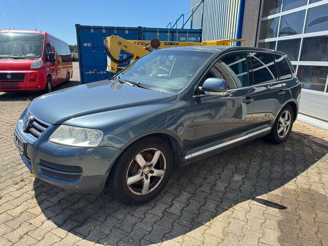 Volkswagen Touareg 3.2 V6/ GETRIEBESCHADEN /Motor läuft! - SUV: bild 1 Volkswagen Touareg 3.2 V6/ GETRIEBESCHADEN /Motor läuft! - SUV: bild 1