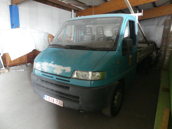 Camionnette benne Peugeot Boxer (1999-235.401 km) - Personbil: bild 1 Camionnette benne Peugeot Boxer (1999-235.401 km) - Personbil: bild 1