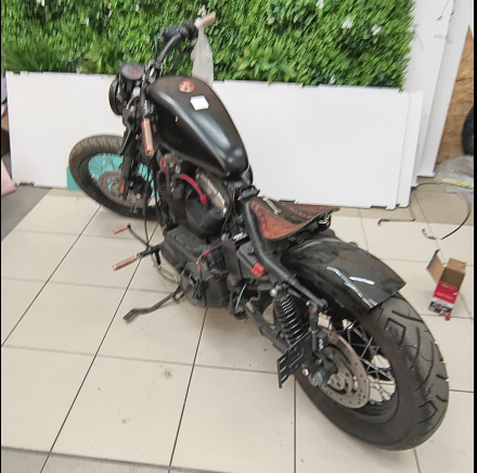 Moto Harley Davidson XL1200 - Motorcykel: bild 1 Moto Harley Davidson XL1200 - Motorcykel: bild 1