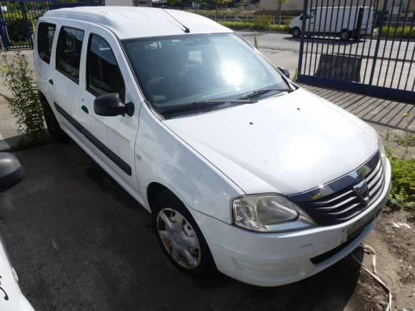 REF:10423 - Voiture Dacia Logan 1.5 DCI break (2012-254.373 km) - Dubbelhytt transportbil: bild 3 REF:10423 - Voiture Dacia Logan 1.5 DCI break (2012-254.373 km) - Dubbelhytt transportbil: bild 3