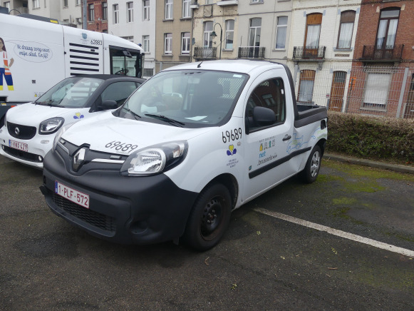 REF:69689 - Voiture pickup électrique Renault FW (accidenté) - Pickup: bild 1 REF:69689 - Voiture pickup électrique Renault FW (accidenté) - Pickup: bild 1