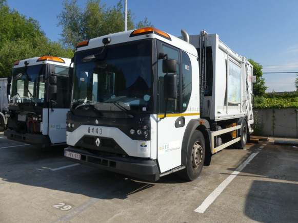 REF:8443 - Camion poubelle Renault Access (2013-128.985 km) - Sopbil: bild 1 REF:8443 - Camion poubelle Renault Access (2013-128.985 km) - Sopbil: bild 1