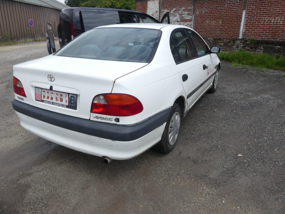 REF:DBB024 - Voiture Toyota Avensis (1998-172.549 km) - Personbil: bild 5 REF:DBB024 - Voiture Toyota Avensis (1998-172.549 km) - Personbil: bild 5