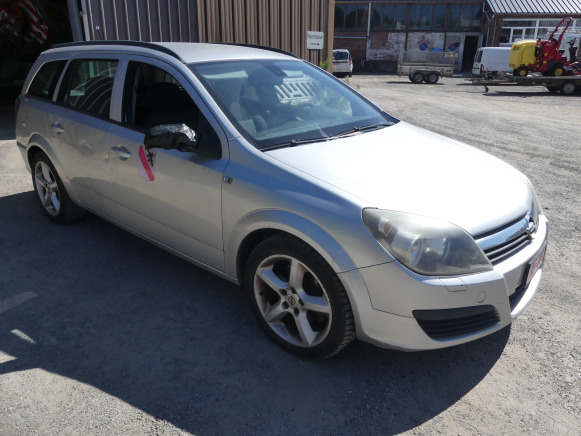 REF:TRF008 - Voiture Opel Astra break (2005-158.167 km) - Personbil: bild 2 REF:TRF008 - Voiture Opel Astra break (2005-158.167 km) - Personbil: bild 2