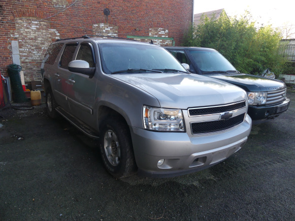 Voiture Chevrolet Suburban (2006-355.000 km) Numéro de châssis : 1GNFK16327J170092 - Kilométrage : 355000 - Dubbelhytt transportbil: bild 2 Voiture Chevrolet Suburban (2006-355.000 km) Numéro de châssis : 1GNFK16327J170092 - Kilométrage : 355000 - Dubbelhytt transportbil: bild 2