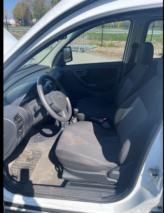 Voiture Opel Combo C (2006-80937 km-VIN :W0L0XCF0663029069) - Personbil: bild 5 Voiture Opel Combo C (2006-80937 km-VIN :W0L0XCF0663029069) - Personbil: bild 5