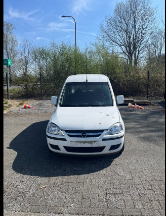 Voiture Opel Combo C (2006-80937 km-VIN :W0L0XCF0663029069) - Personbil: bild 3 Voiture Opel Combo C (2006-80937 km-VIN :W0L0XCF0663029069) - Personbil: bild 3