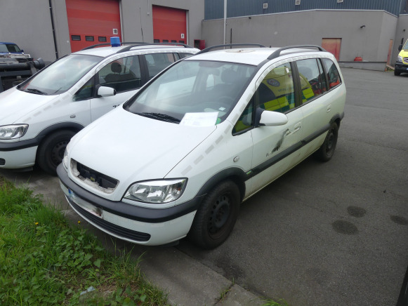 Voiture Opel ZAFIRA (2004-179.238 km) - Personbil: bild 1 Voiture Opel ZAFIRA (2004-179.238 km) - Personbil: bild 1