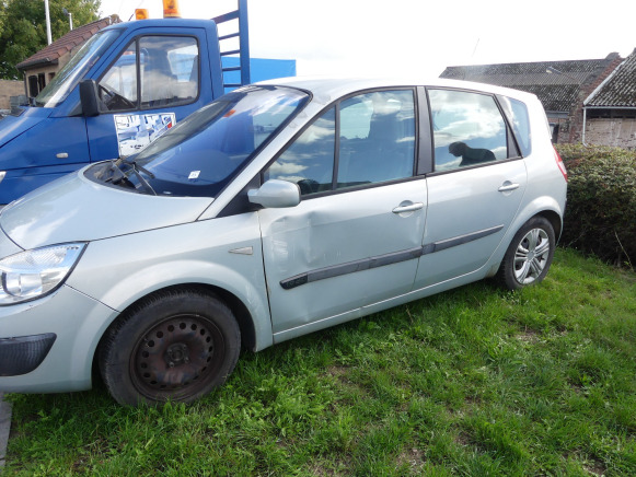 Voiture Renault Scenic 1.9 DCI - Personbil: bild 2 Voiture Renault Scenic 1.9 DCI - Personbil: bild 2