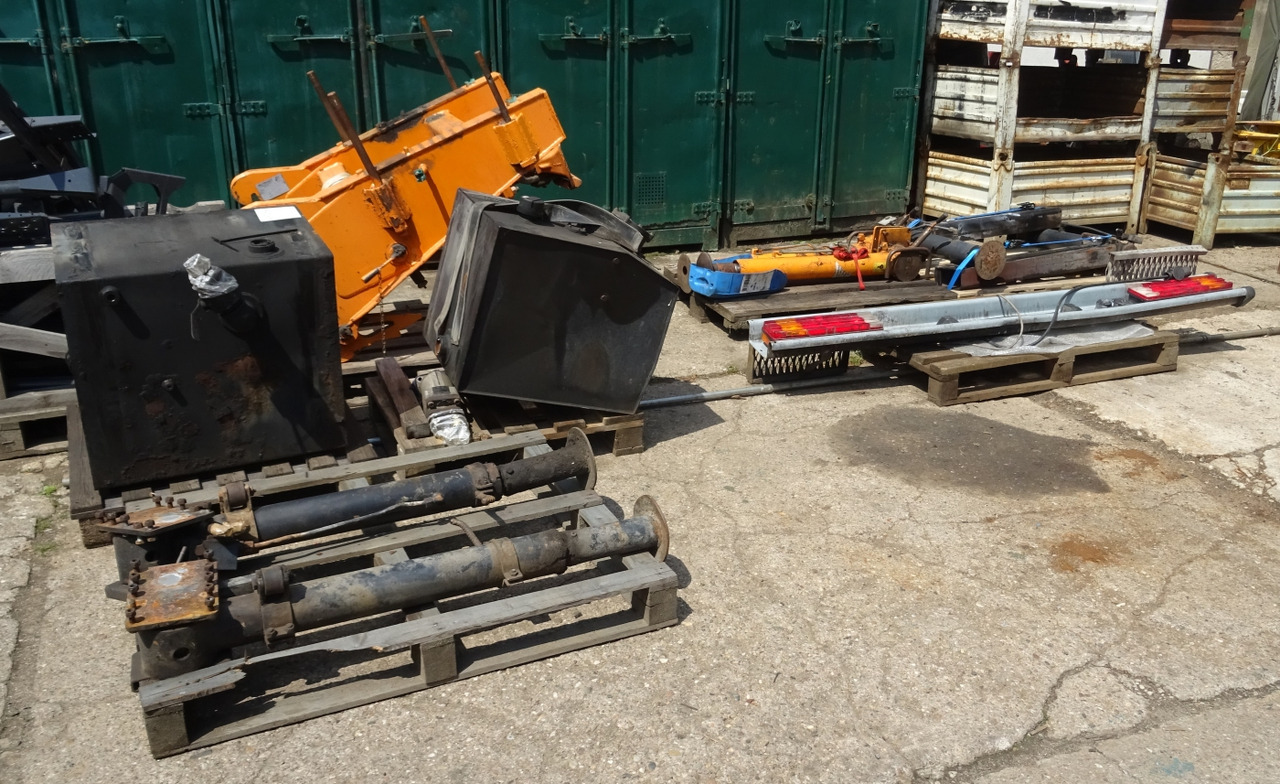 Lastbilskran FASSI - PALFINGER - HIAB - HMF - ATLAS additional stabilizers, Zusatzabstützen: bild 9