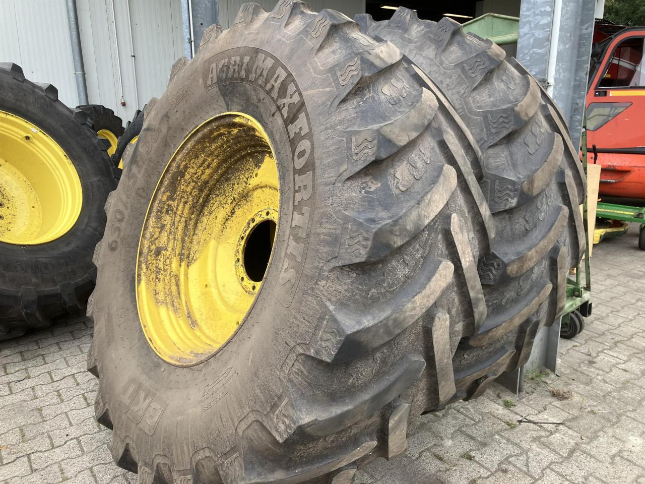 BKT 650/85R38 - Däck för Lantbruksmaskiner: bild 1 BKT 650/85R38 - Däck för Lantbruksmaskiner: bild 1