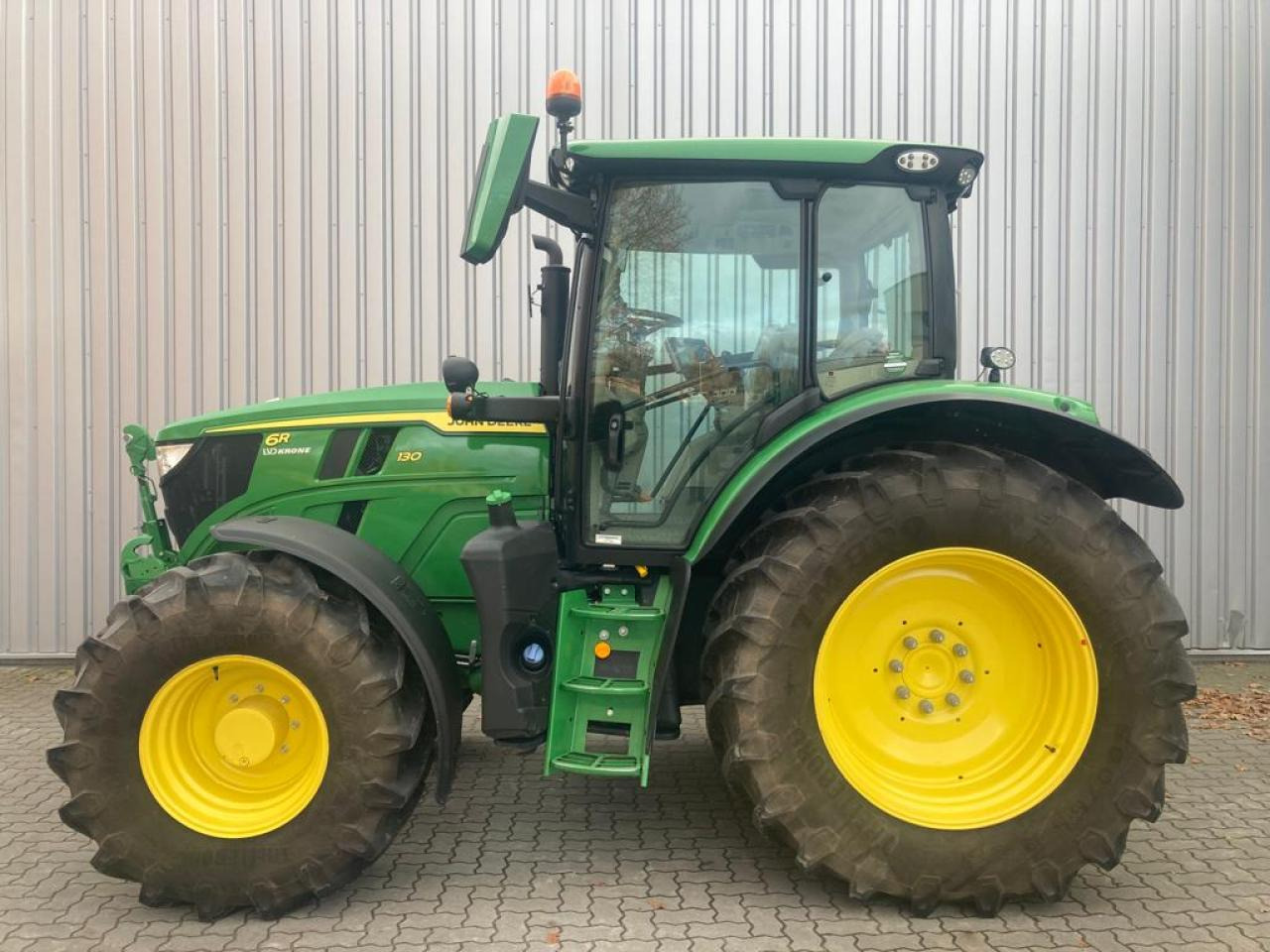 John Deere 6R 130 - Traktor: bild 1 John Deere 6R 130 - Traktor: bild 1
