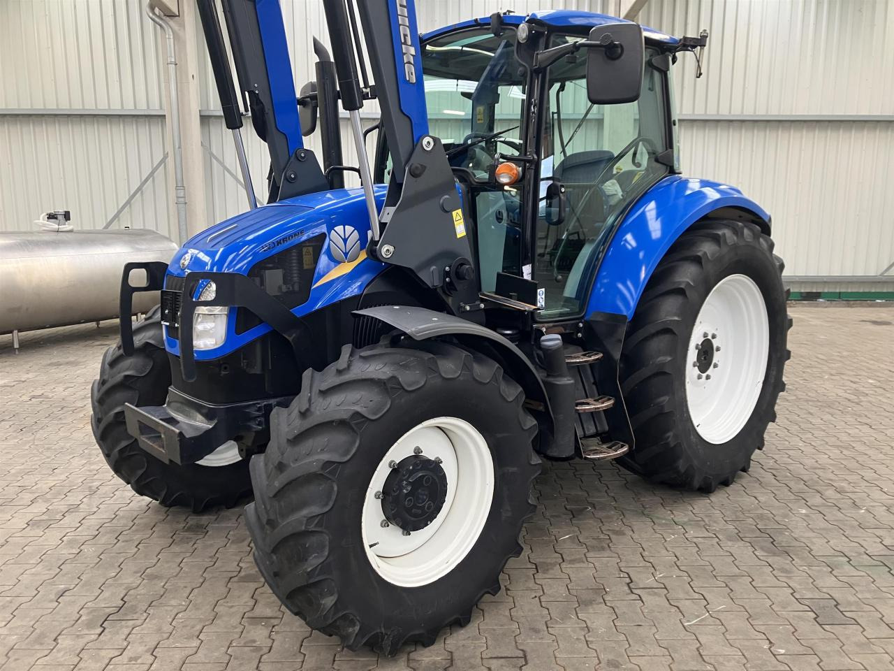 New Holland T 5.105 - Traktor: bild 2 New Holland T 5.105 - Traktor: bild 2