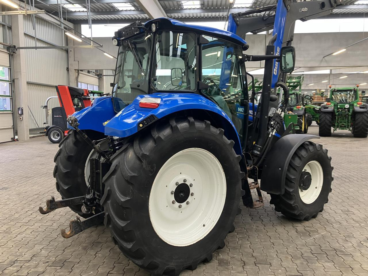 New Holland T 5.105 - Traktor: bild 4 New Holland T 5.105 - Traktor: bild 4