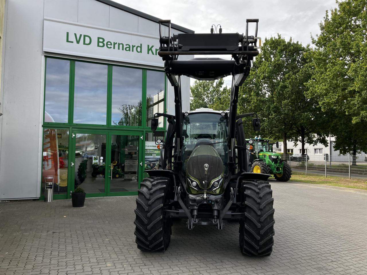 Valtra G125 Unlimited - Traktor: bild 3 Valtra G125 Unlimited - Traktor: bild 3