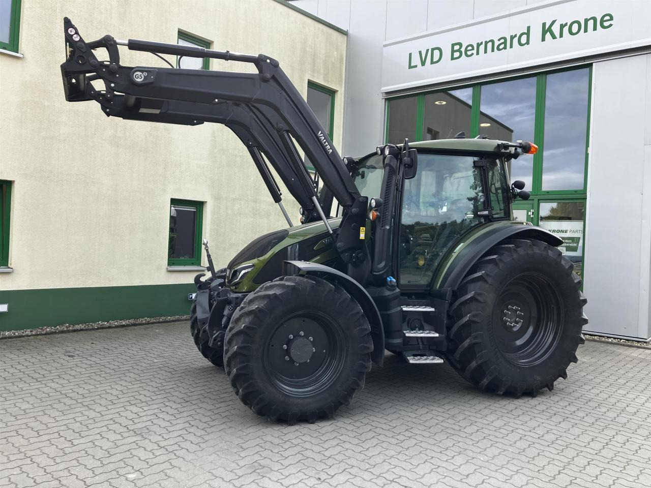 Valtra G125 Unlimited - Traktor: bild 1 Valtra G125 Unlimited - Traktor: bild 1