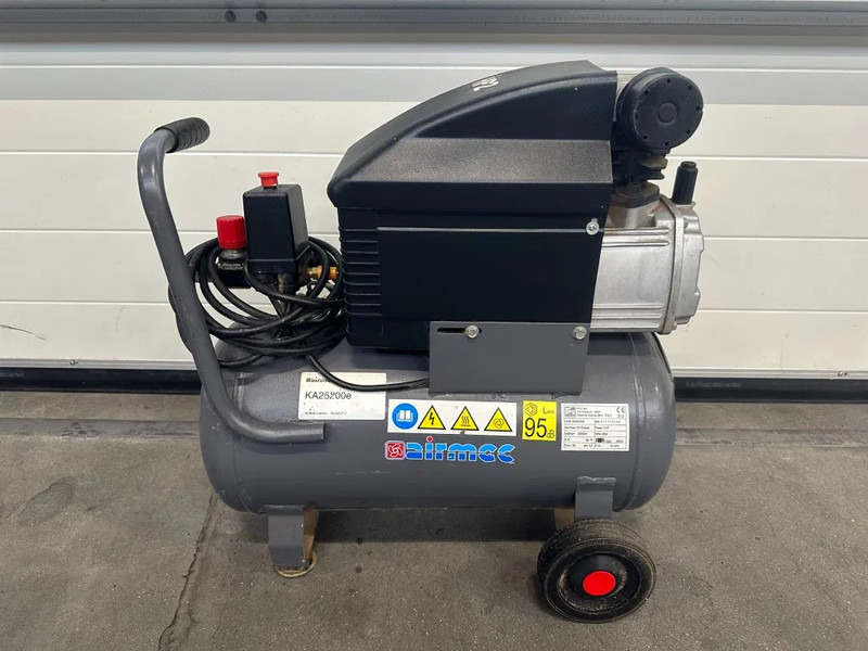 Airmec Fiac BXA 25200 Elektrische Zuigercompressor 2 PK 150 L / min 8 Bar - Luftkompressor: bild 1 Airmec Fiac BXA 25200 Elektrische Zuigercompressor 2 PK 150 L / min 8 Bar - Luftkompressor: bild 1
