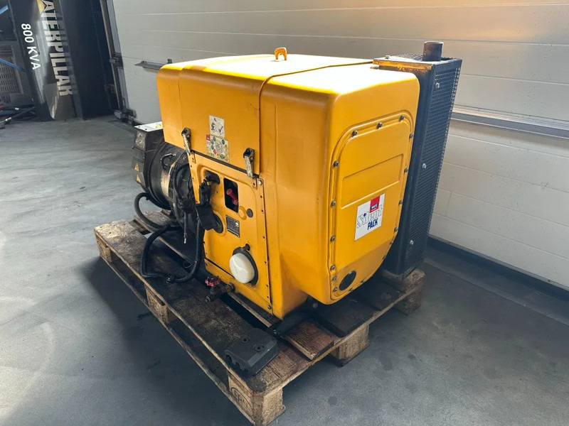 Hatz 2L41C Stamford 17.5 kVA Silentpack generatorset - Elgenerator: bild 5 Hatz 2L41C Stamford 17.5 kVA Silentpack generatorset - Elgenerator: bild 5