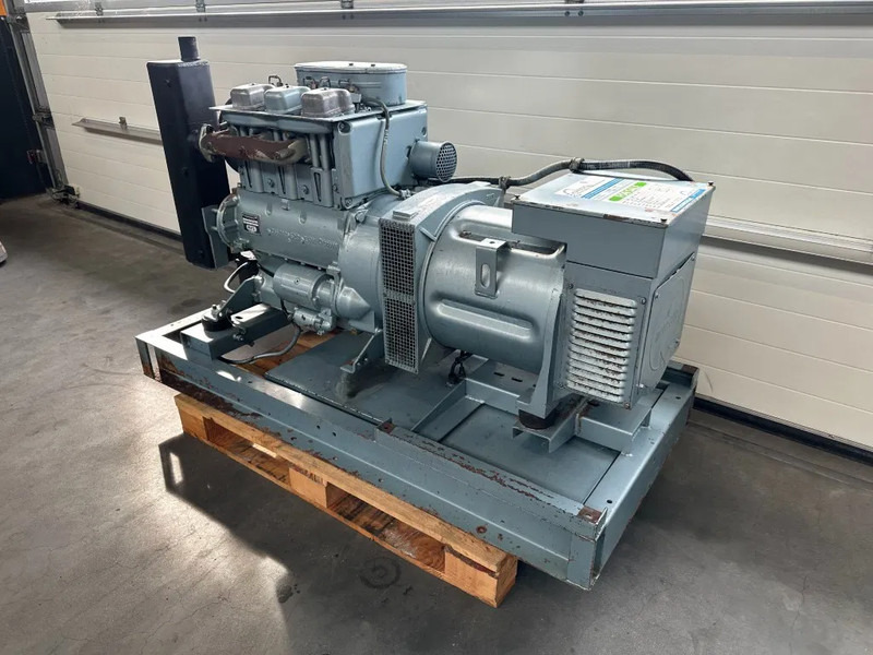 Hatz 3M40L Mecc Alte Spa 40 kVA generatorset ex Emergency ! 22 hours ! - Elgenerator: bild 4 Hatz 3M40L Mecc Alte Spa 40 kVA generatorset ex Emergency ! 22 hours ! - Elgenerator: bild 4
