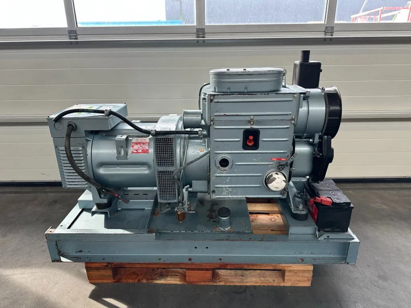 Hatz 3M40L Mecc Alte Spa 40 kVA generatorset ex Emergency ! 22 hours ! - Elgenerator: bild 2 Hatz 3M40L Mecc Alte Spa 40 kVA generatorset ex Emergency ! 22 hours ! - Elgenerator: bild 2