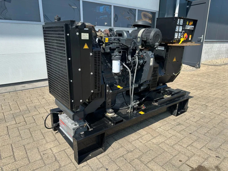 Himoinsa Iveco FPT NEF 45 Stamford 60 kVA noodstroom generatorset - Elgenerator: bild 4 Himoinsa Iveco FPT NEF 45 Stamford 60 kVA noodstroom generatorset - Elgenerator: bild 4