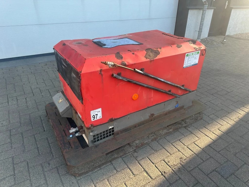Ingersoll Rand 720 R1051SF Kubota D1005 Diesel Compressor 2000 L / min 17.5 kW 8.6 Bar - Luftkompressor: bild 2 Ingersoll Rand 720 R1051SF Kubota D1005 Diesel Compressor 2000 L / min 17.5 kW 8.6 Bar - Luftkompressor: bild 2