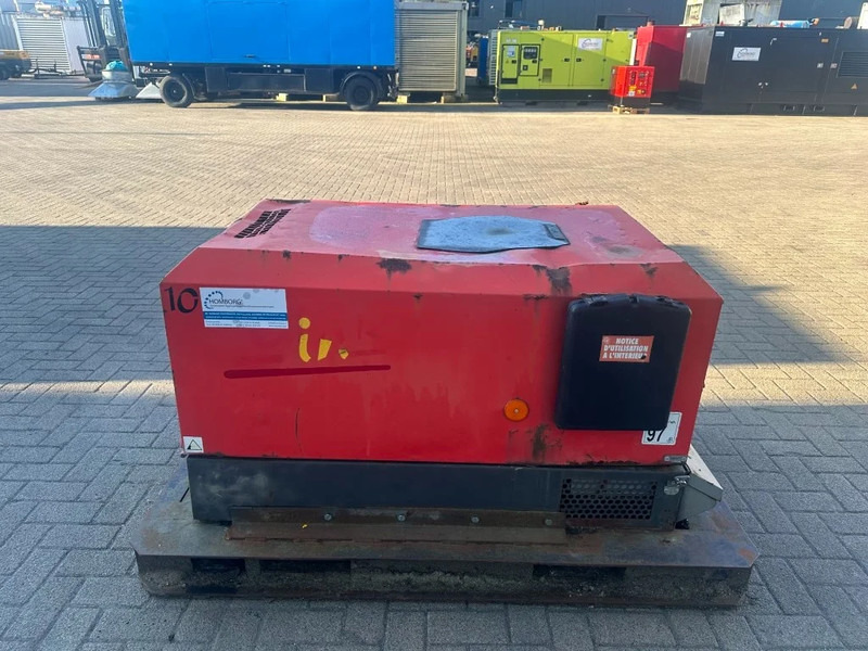 Ingersoll Rand 720 R1051SF Kubota D1005 Diesel Compressor 2000 L / min 17.5 kW 8.6 Bar - Luftkompressor: bild 5 Ingersoll Rand 720 R1051SF Kubota D1005 Diesel Compressor 2000 L / min 17.5 kW 8.6 Bar - Luftkompressor: bild 5