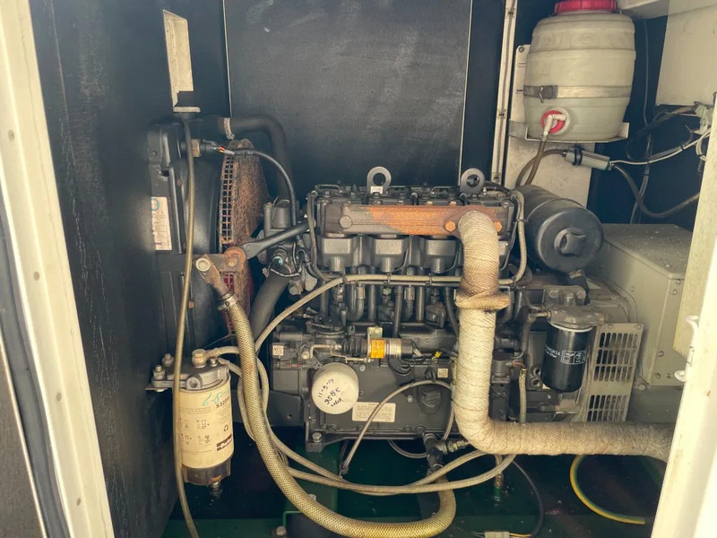 Lister Hybride powerpack 16 kVA + 1500Ah batterypack (NEW!!!) - Elgenerator: bild 5 Lister Hybride powerpack 16 kVA + 1500Ah batterypack (NEW!!!) - Elgenerator: bild 5