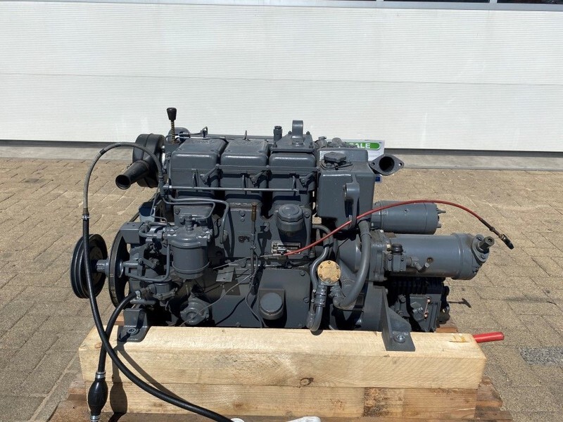 Lister STW 3 35 PK Marine diesel motor met keerkoppeling - Motor: bild 2 Lister STW 3 35 PK Marine diesel motor met keerkoppeling - Motor: bild 2