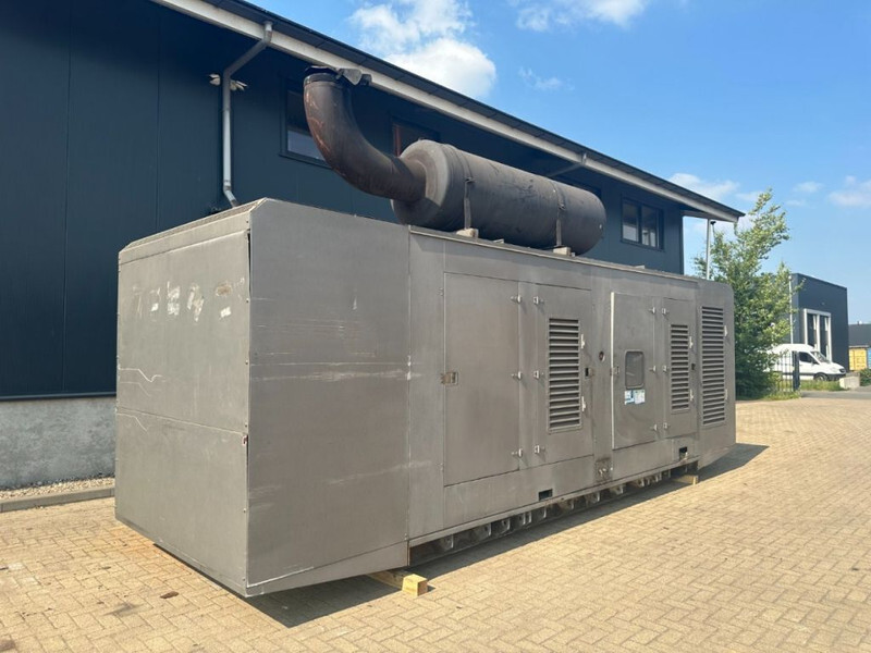 Perkins 4006-23TAG3A Stamford 900 kVA Silent generatorset - Elgenerator: bild 4 Perkins 4006-23TAG3A Stamford 900 kVA Silent generatorset - Elgenerator: bild 4
