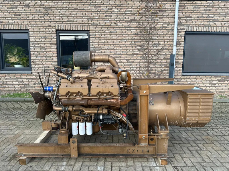 Renault Berliet Leroy Somer 250 kVA noodstroom aggregaat generatorset 148 hours - Elgenerator: bild 1 Renault Berliet Leroy Somer 250 kVA noodstroom aggregaat generatorset 148 hours - Elgenerator: bild 1