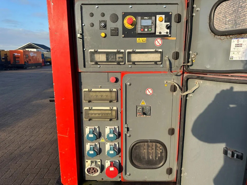 SDMO R110 C3 John Deere Leroy Somer 110 kVA Silent Rental generatorset Stage 3A - Elgenerator: bild 2 SDMO R110 C3 John Deere Leroy Somer 110 kVA Silent Rental generatorset Stage 3A - Elgenerator: bild 2