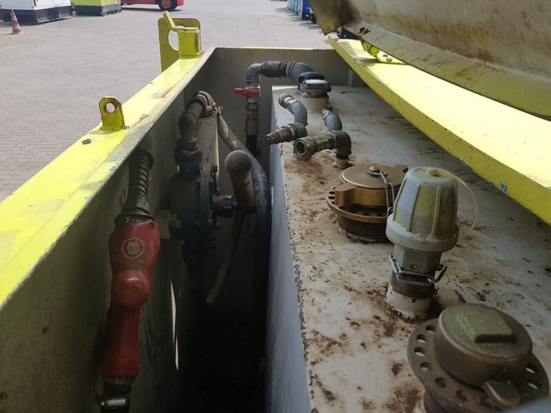 Dieseltank Steenbergen 2000 liter Kiwa IBC Dieseltank met handpomp - Lagringstank: bild 5 Dieseltank Steenbergen 2000 liter Kiwa IBC Dieseltank met handpomp - Lagringstank: bild 5