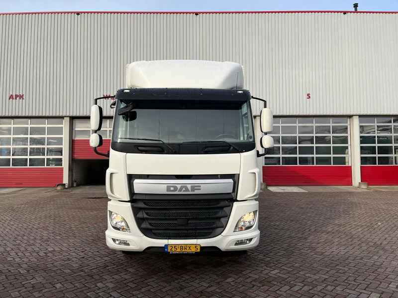DAF CF 310 FA EURO 6 - Lastbil med skåp: bild 2 DAF CF 310 FA EURO 6 - Lastbil med skåp: bild 2