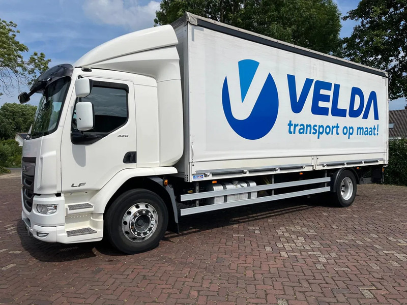 DAF CF 320 FA - Lastbil med skåp: bild 1 DAF CF 320 FA - Lastbil med skåp: bild 1
