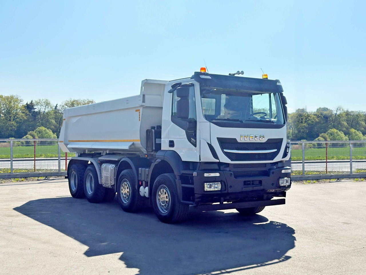 Iveco STRALIS X - WAY 460 * KIPPER * 8x4 * TOPZUSTAND - Tippbil lastbil: bild 1 Iveco STRALIS X - WAY 460 * KIPPER * 8x4 * TOPZUSTAND - Tippbil lastbil: bild 1