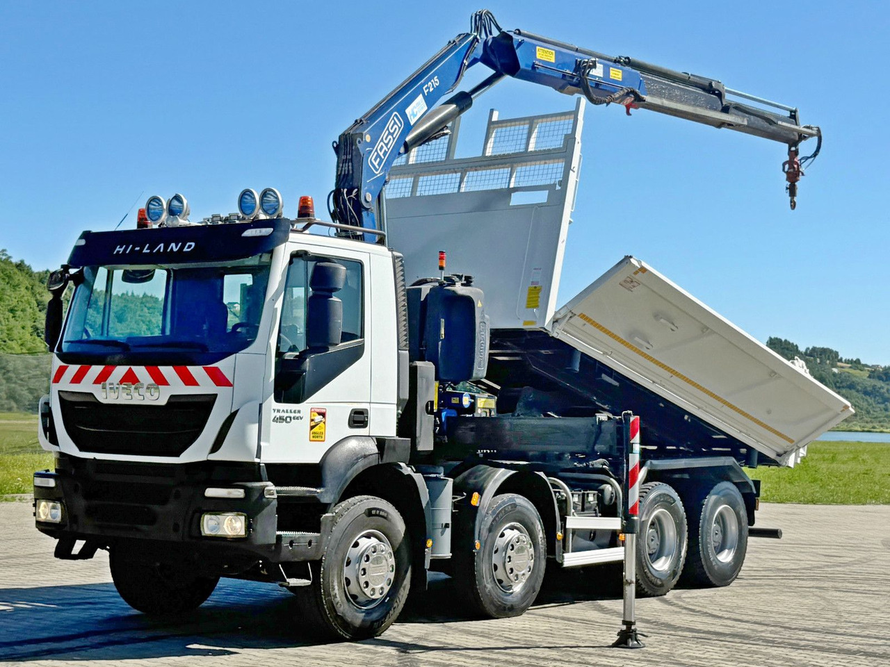 Iveco TRAKKER 450 * FASSI F215A.0.22 + FUNK / 8x4 *TOP - Kranbil: bild 3 Iveco TRAKKER 450 * FASSI F215A.0.22 + FUNK / 8x4 *TOP - Kranbil: bild 3