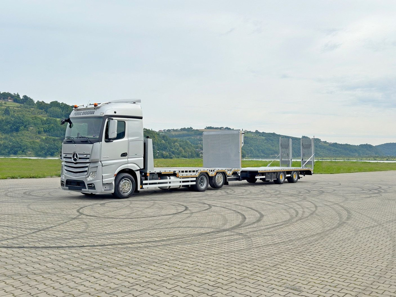 Mercedes-Benz ACTROS 2542 *ABSCHLEPPWAGEN 8,50m+Anhänger 7,32m - Bärgningsbil: bild 1 Mercedes-Benz ACTROS 2542 *ABSCHLEPPWAGEN 8,50m+Anhänger 7,32m - Bärgningsbil: bild 1