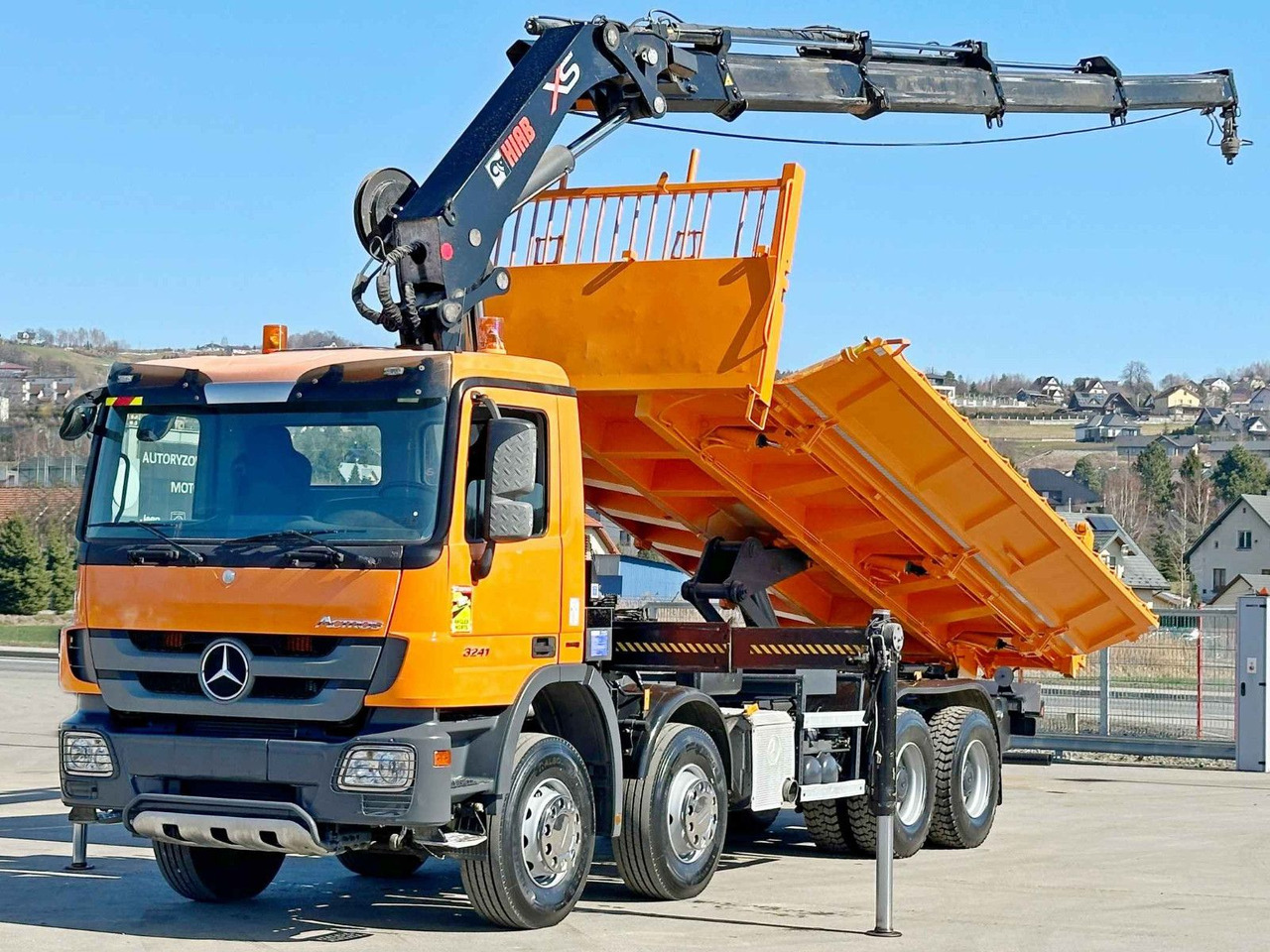 Mercedes-Benz ACTROS 3241 * HIAB 322 EP-4 HIDUO + FUNK / 8x4 - Tippbil lastbil, Kranbil: bild 3 Mercedes-Benz ACTROS 3241 * HIAB 322 EP-4 HIDUO + FUNK / 8x4 - Tippbil lastbil, Kranbil: bild 3