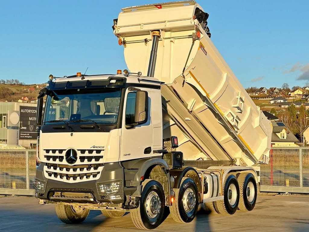 Mercedes-Benz AROCS 3248 * KIPPER * 8x4 * TOPZUSTAND - Tippbil lastbil, Kranbil: bild 4 Mercedes-Benz AROCS 3248 * KIPPER * 8x4 * TOPZUSTAND - Tippbil lastbil, Kranbil: bild 4