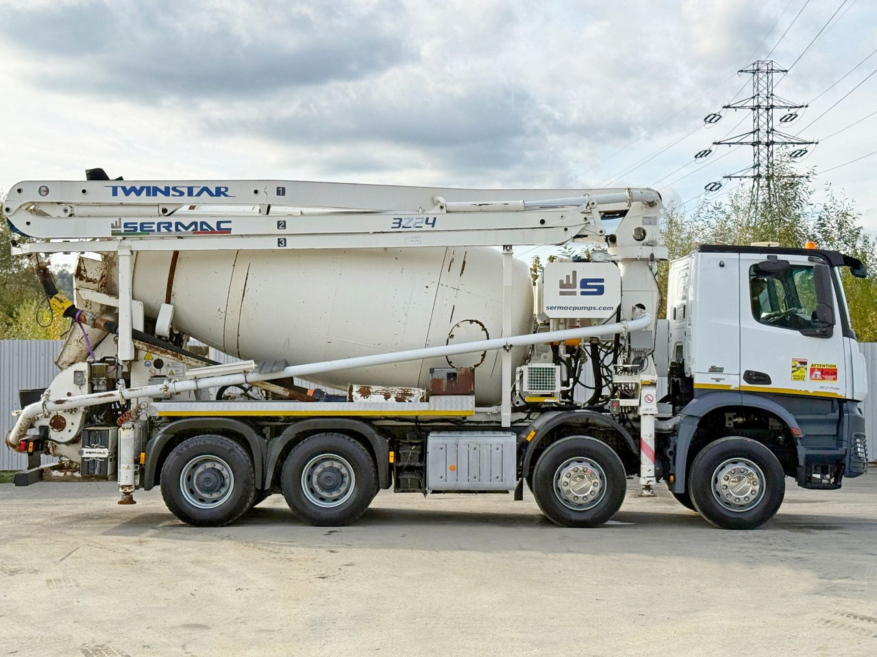Mercedes-Benz AROCS 3743 * Betonpumpe + FUNK * 8x4 * TOP - Betongpump: bild 5 Mercedes-Benz AROCS 3743 * Betonpumpe + FUNK * 8x4 * TOP - Betongpump: bild 5
