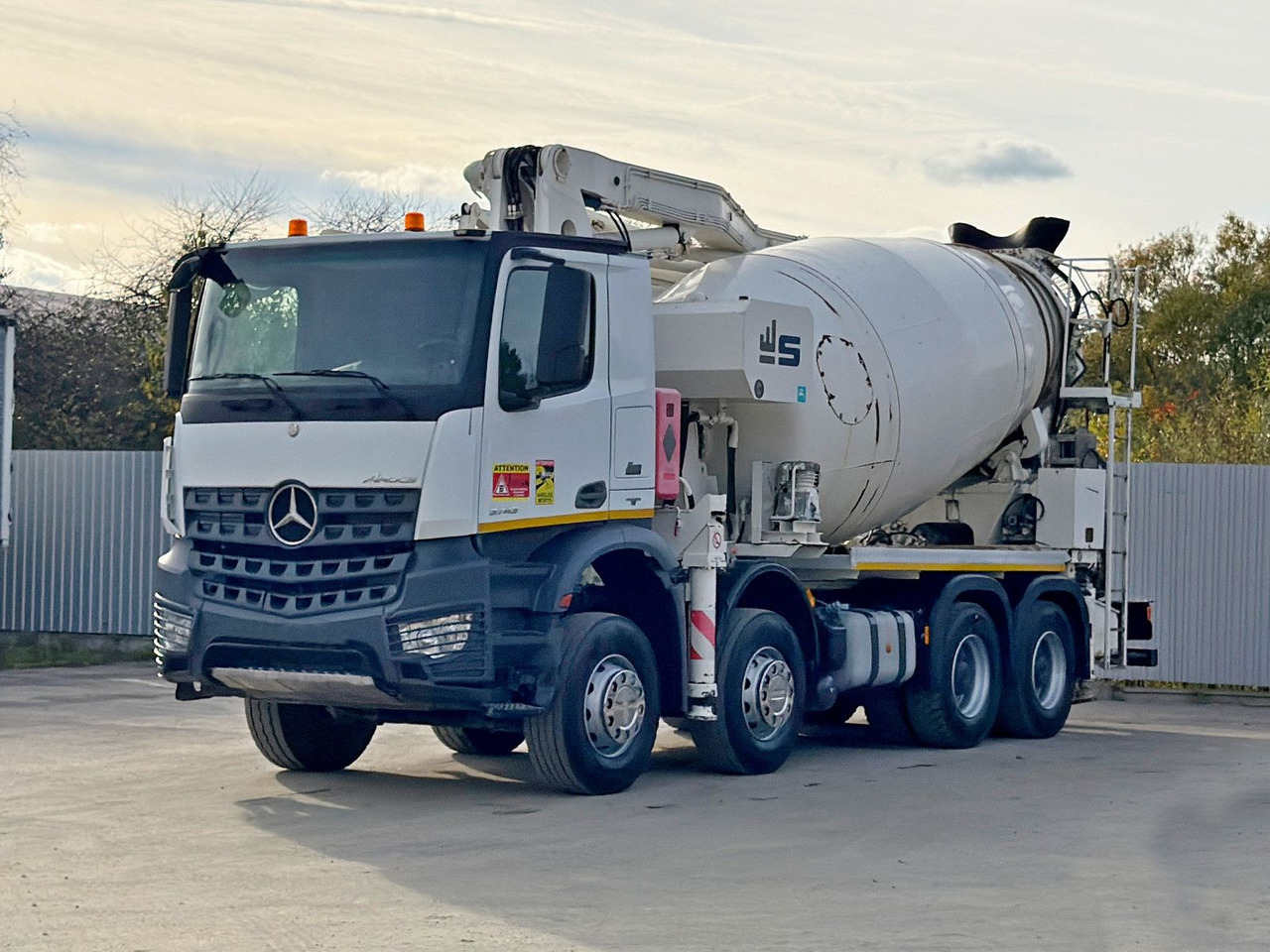 Mercedes-Benz AROCS 3743 * Betonpumpe + FUNK * 8x4 * TOP - Betongpump: bild 2 Mercedes-Benz AROCS 3743 * Betonpumpe + FUNK * 8x4 * TOP - Betongpump: bild 2